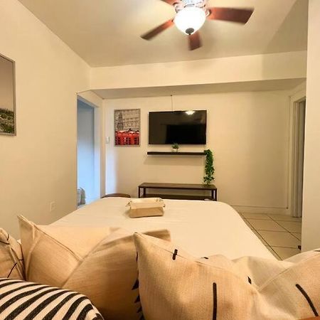 Cozy 1-Bedroom Rental In Miami Eksteriør billede