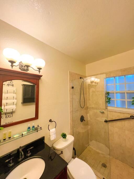 Cozy 1-Bedroom Rental In Miami Eksteriør billede